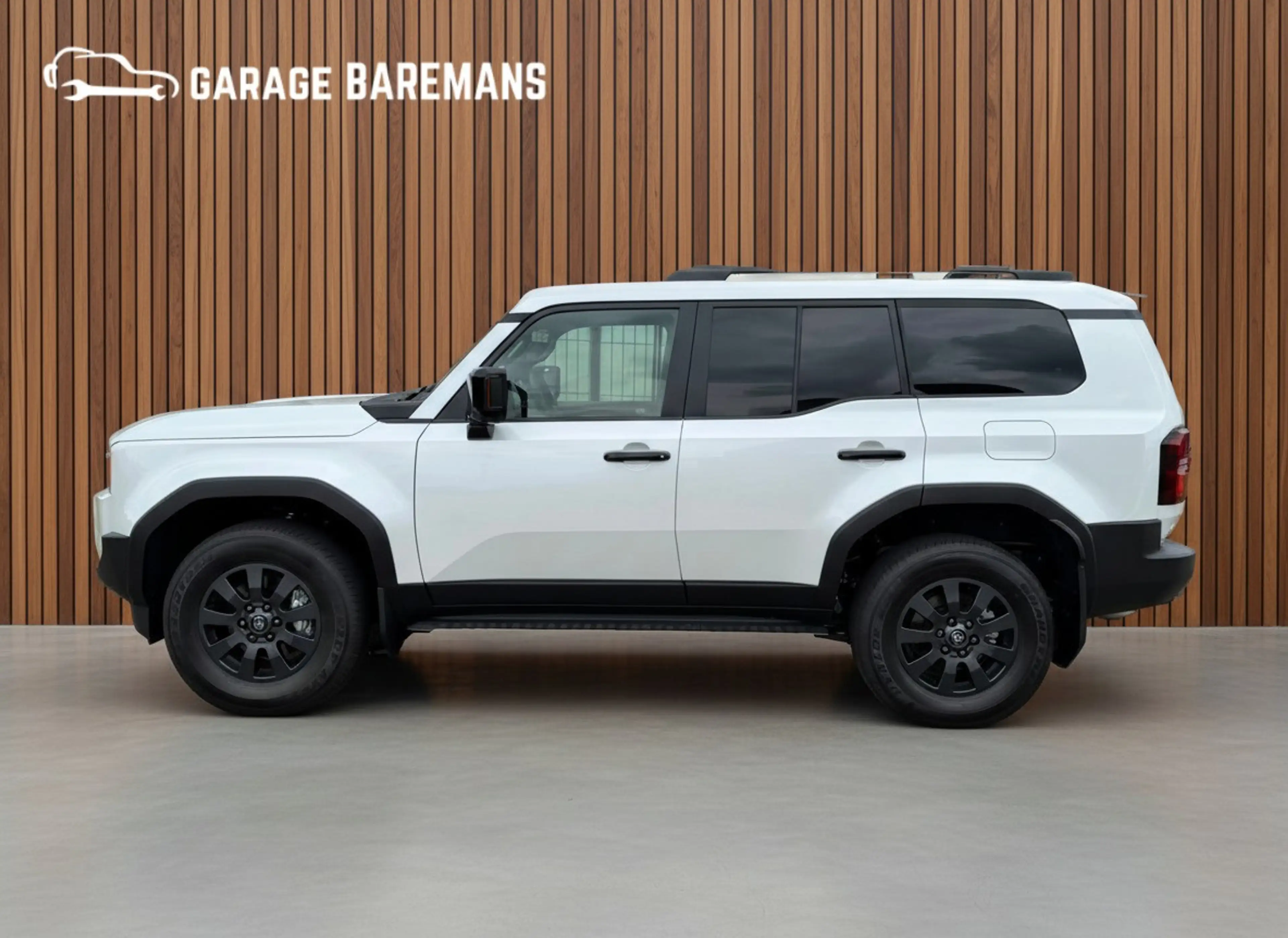 Toyota Land Cruiser 250 2.8 D-4D Standard Roof Window Van Navigator — photo 4