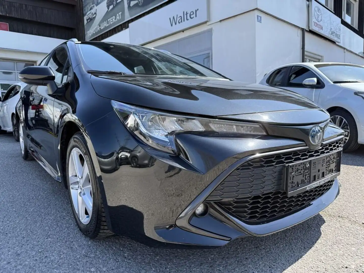 Toyota Corolla 1,8 Hybrid Active Gris - 2