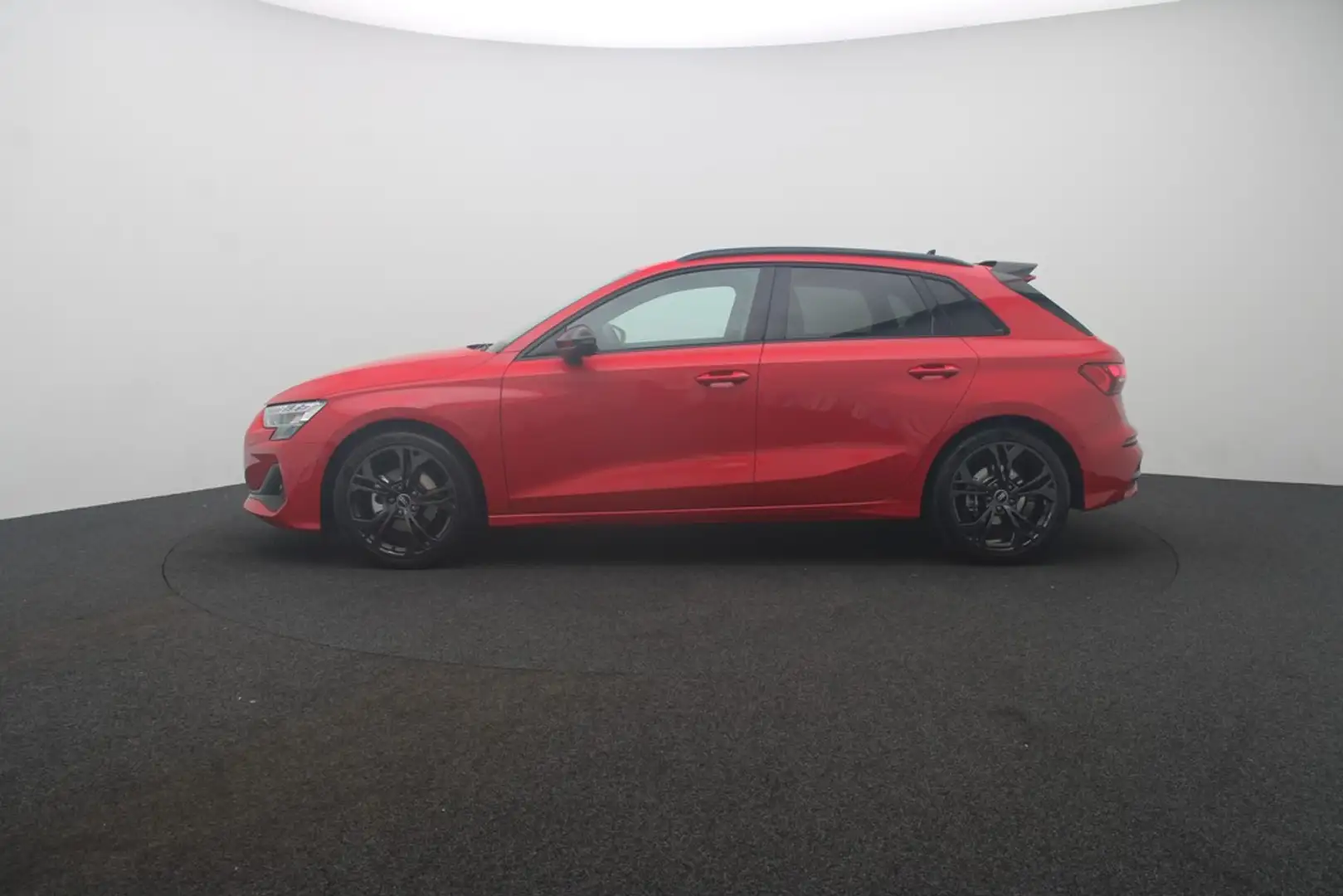 Audi A3 Sportback 35 TFSI S line LED Navi ACC AHK SHZ Rouge - 2