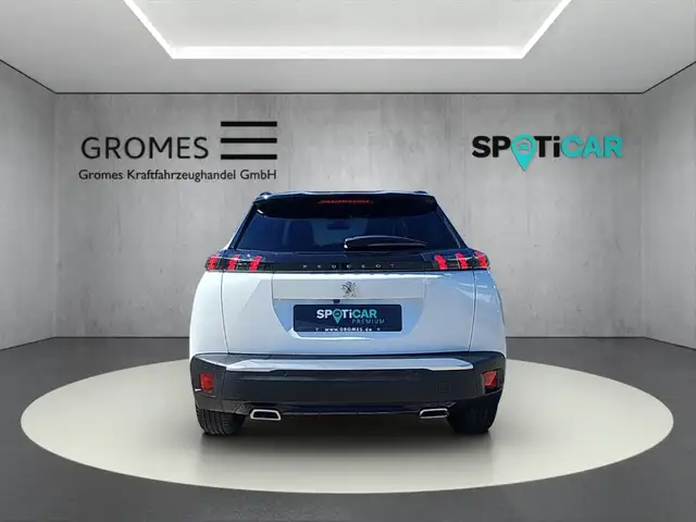 Peugeot 2008 view 4