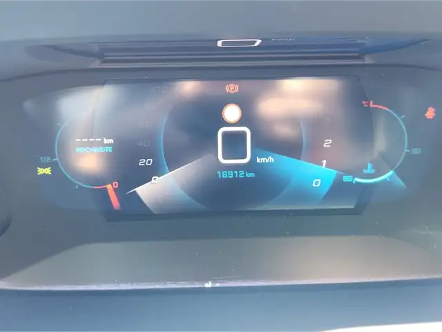 Peugeot 2008 view 15