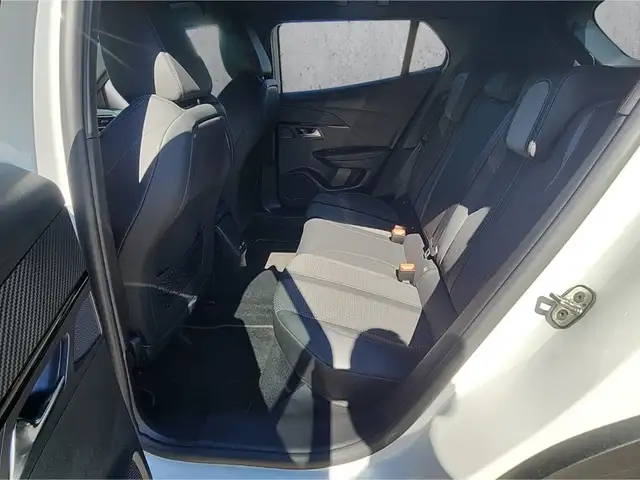 Peugeot 2008 view 8