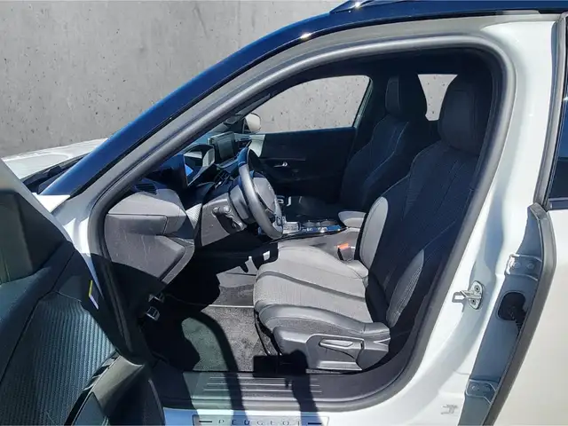Peugeot 2008 view 9