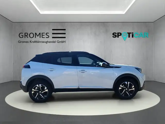 Peugeot 2008 view 2