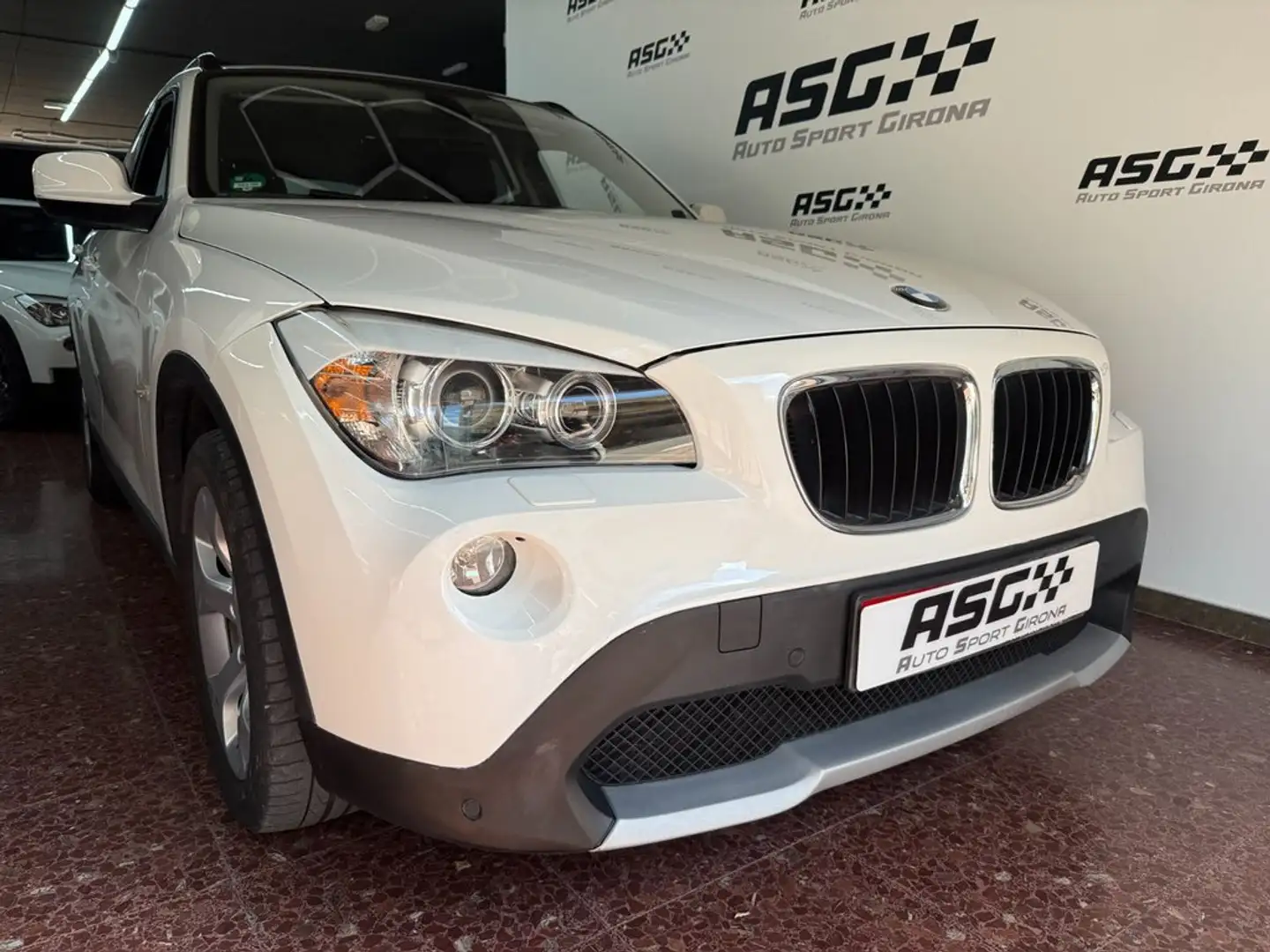 BMW X1 sDrive18i Gris - 2