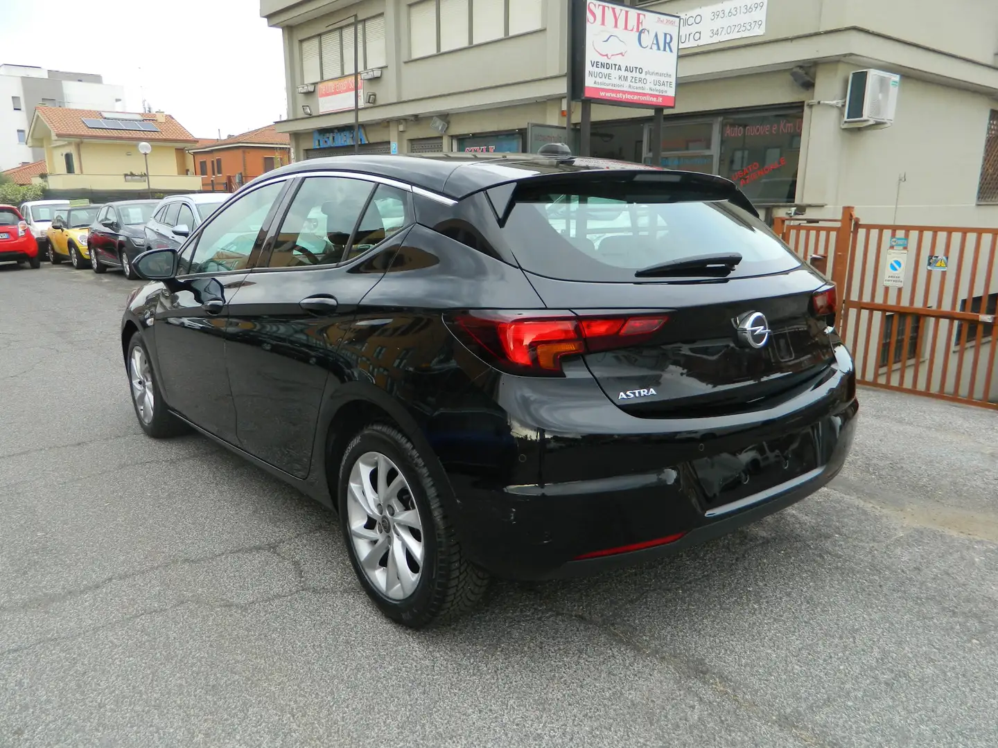 Opel Astra 1.5 CDTI 105CV MT6 5P E6D - UNIPRO TAGLIANDATA Zwart - 1