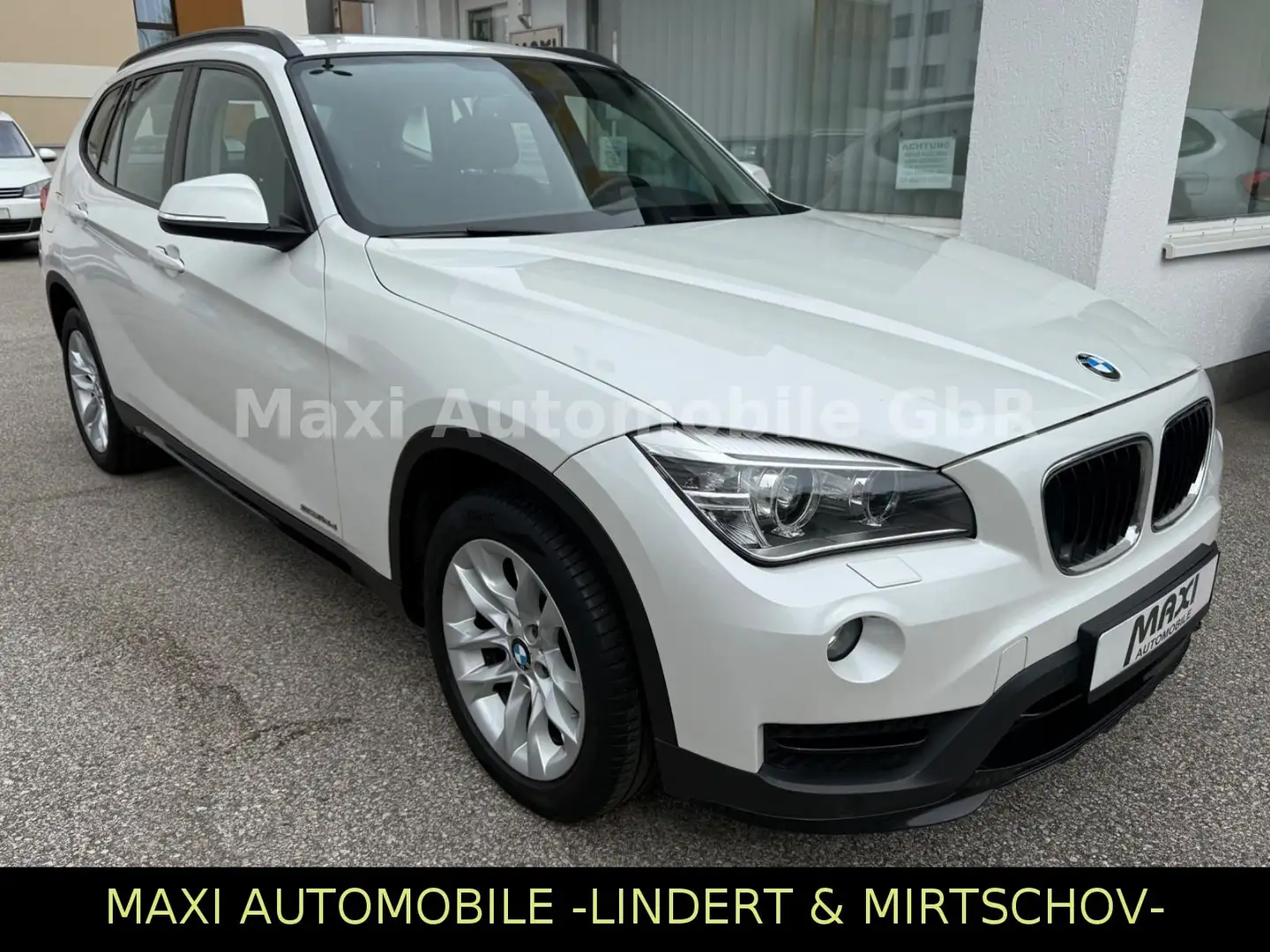 BMW X1 18 d sDrive Sport Line -NAVI-XEN-AHK-PDC-SHZ- Weiß - 1