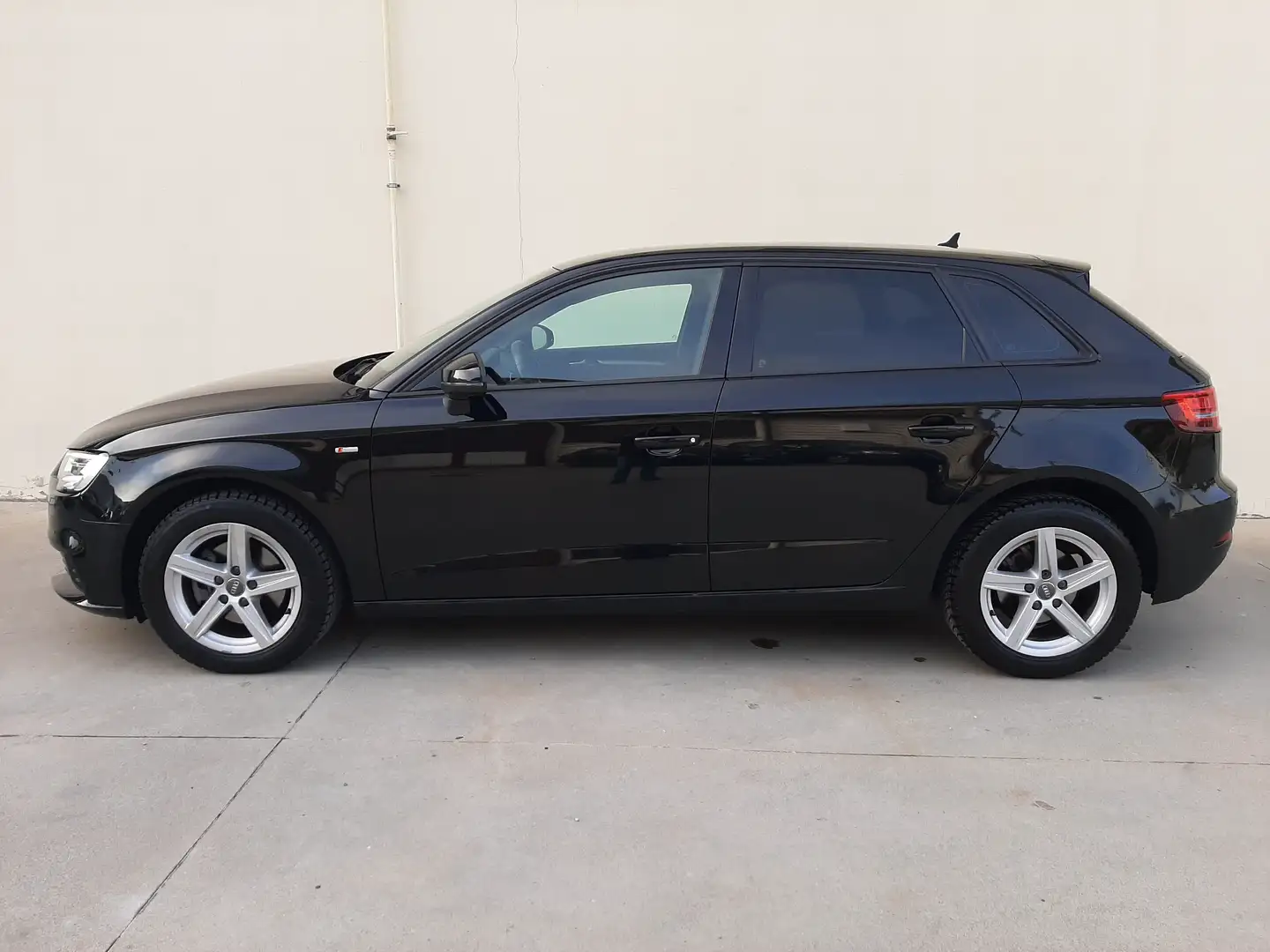 Audi A3 SPB 1.6 TDI 116cv S-Tronic Business Schwarz - 2