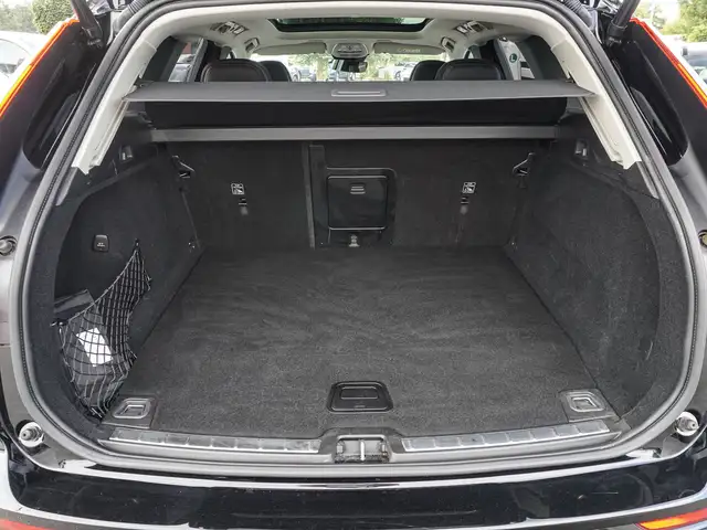 Volvo XC60 view 18