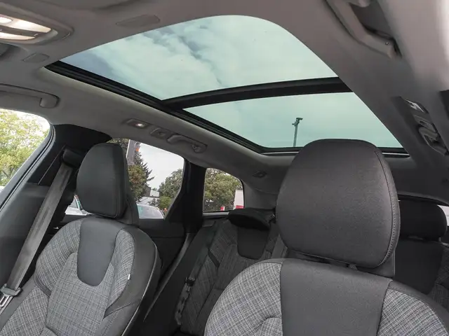 Volvo XC60 view 8