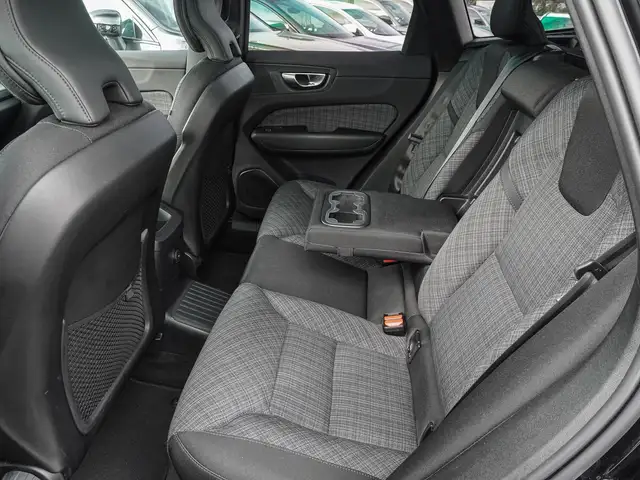 Volvo XC60 view 17