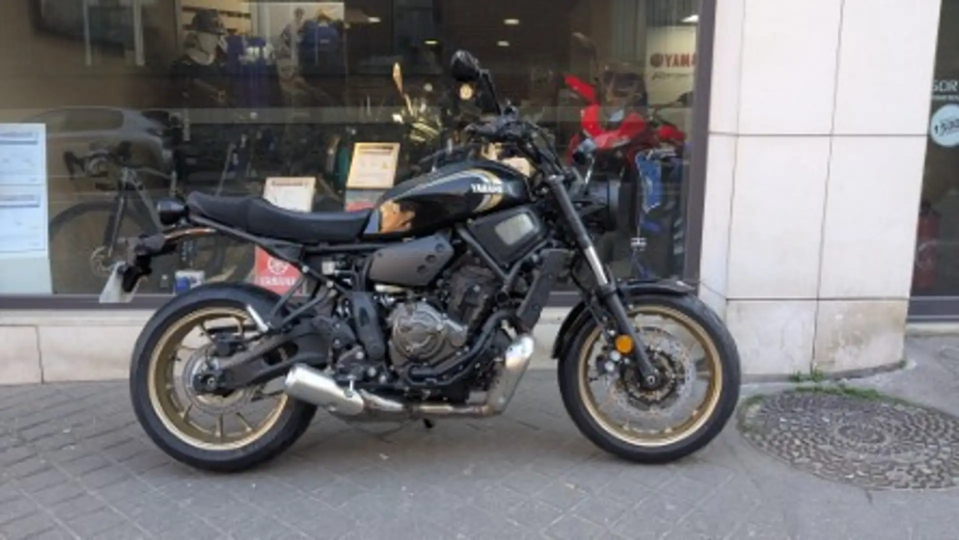 Yamaha XSR 700 Black - 1