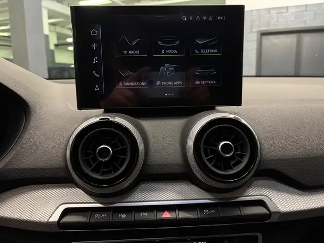 Audi Q2 view 9