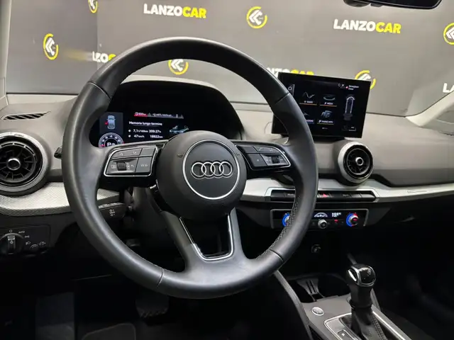 Audi Q2 view 8