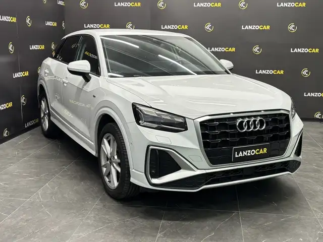 Audi Q2 view 3