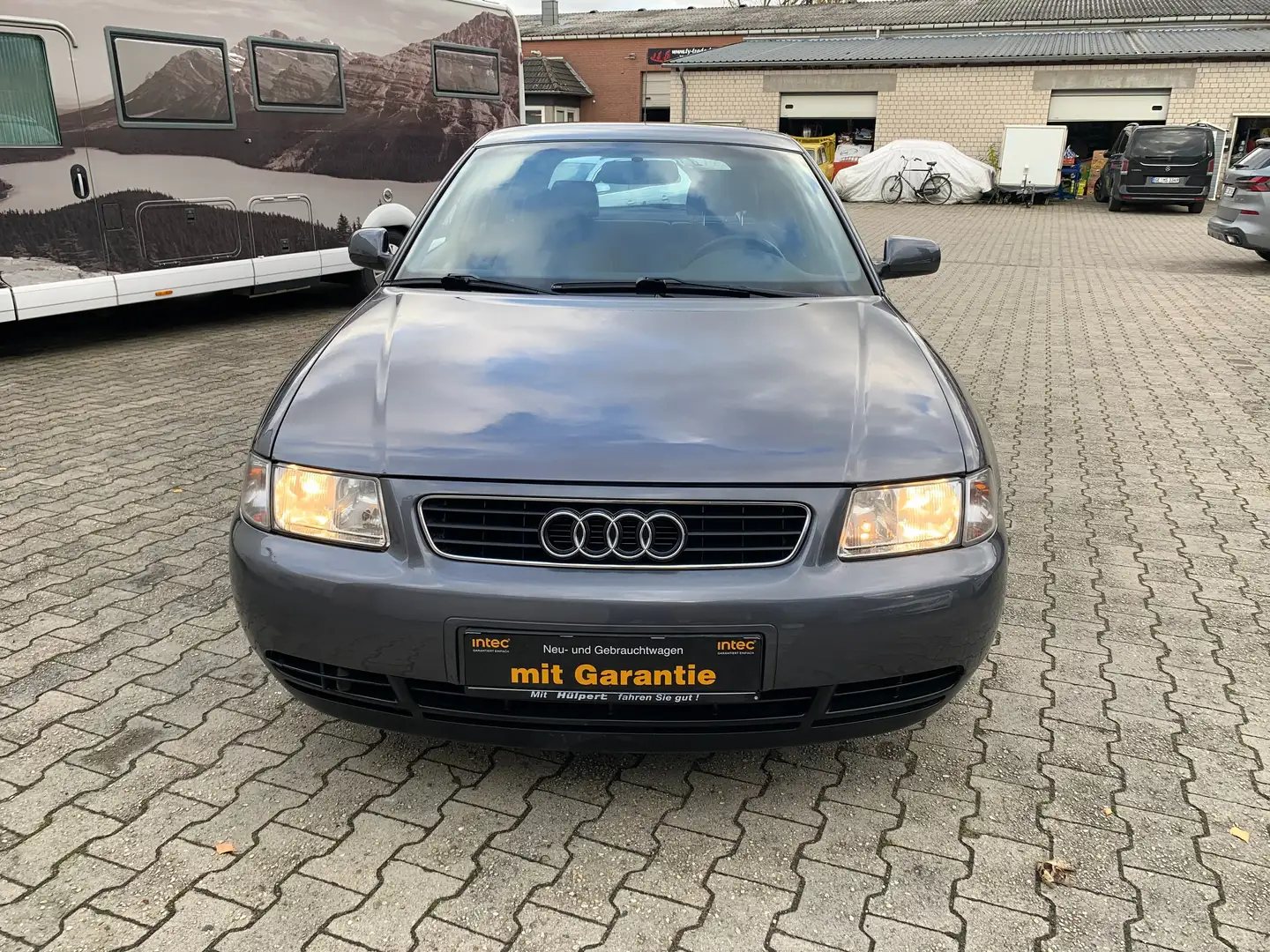 Audi A3 A3 1.6 Ambiente/Automtik Klima Gris - 2