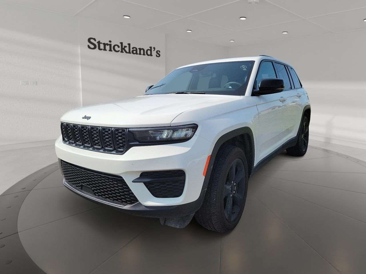 2023 Jeep Grand Cherokee LAREDO 4X4