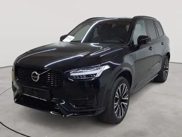 Volvo XC90 view 2