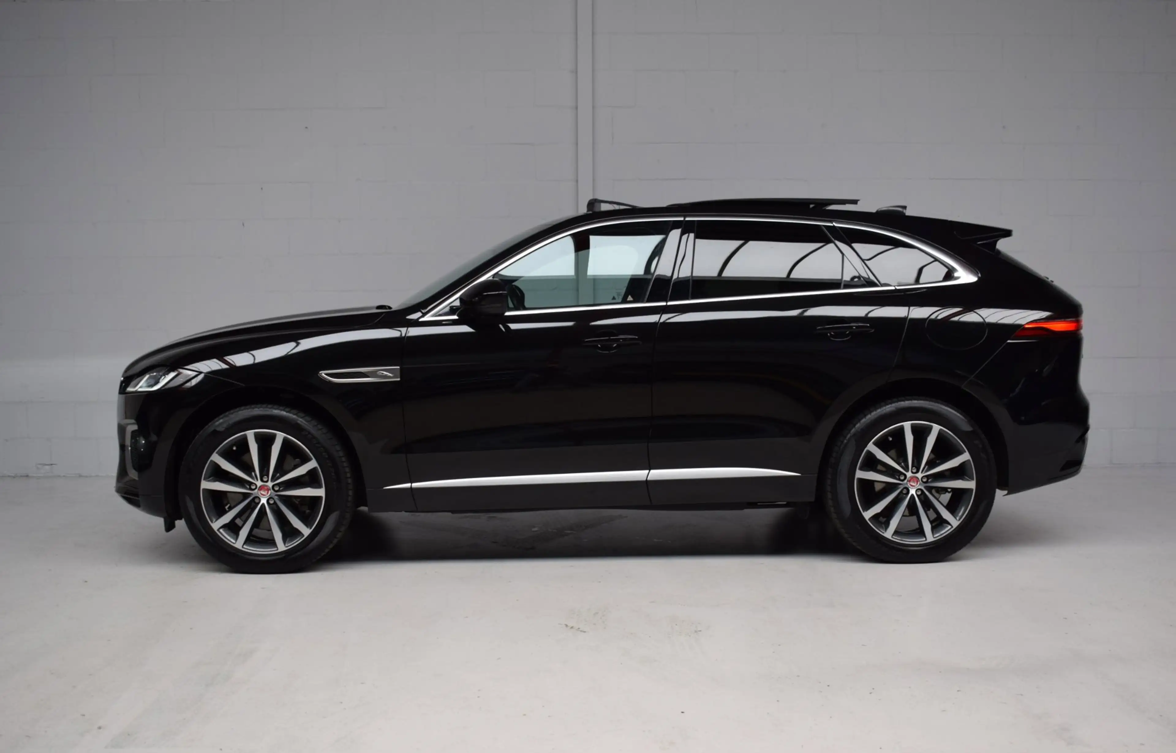 Jaguar F-Pace 2.0 P400e PHEV Limited Edition R-Dynamic ORG.NED / — photo 31