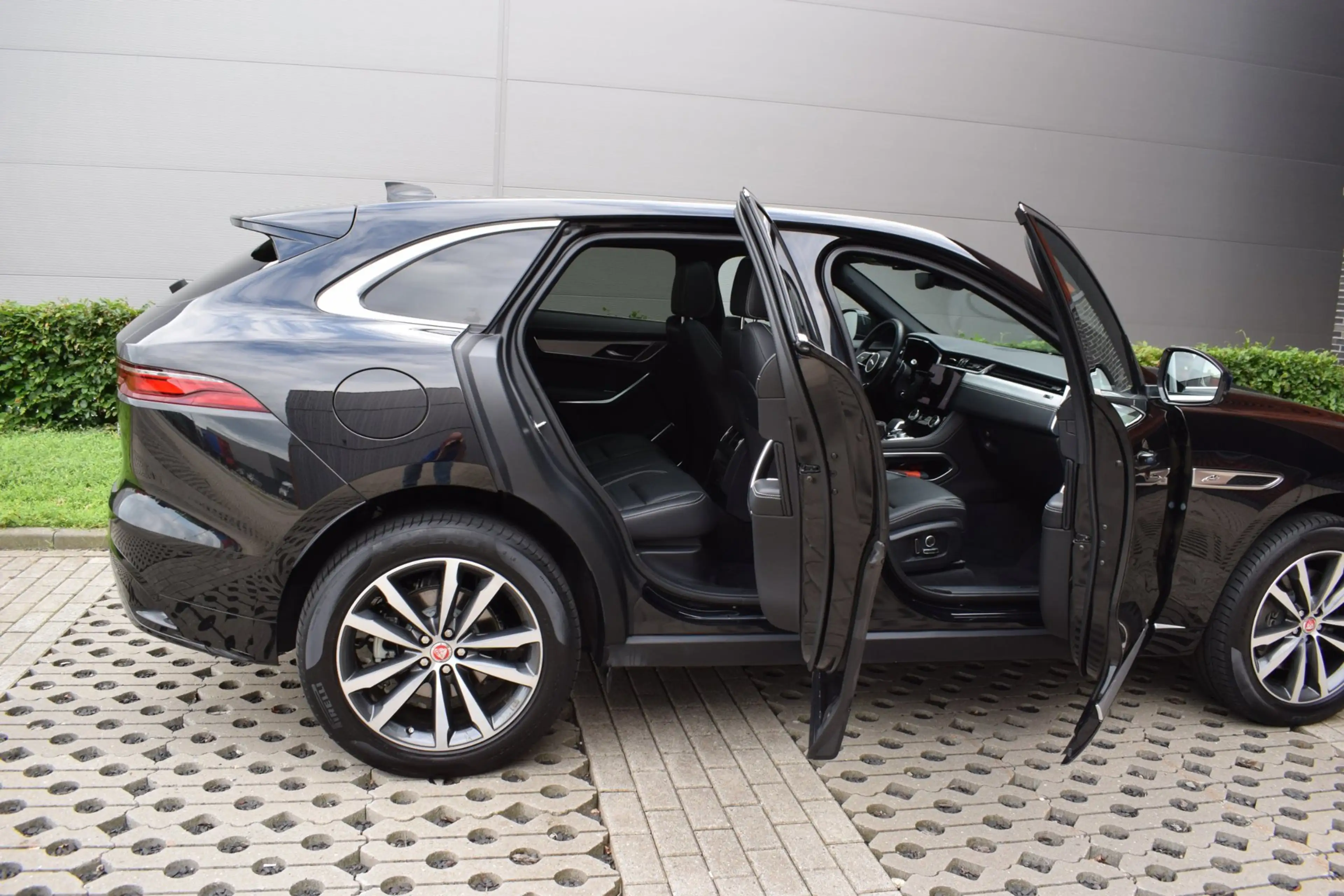 Jaguar F-Pace 2.0 P400e PHEV Limited Edition R-Dynamic ORG.NED / — photo 9