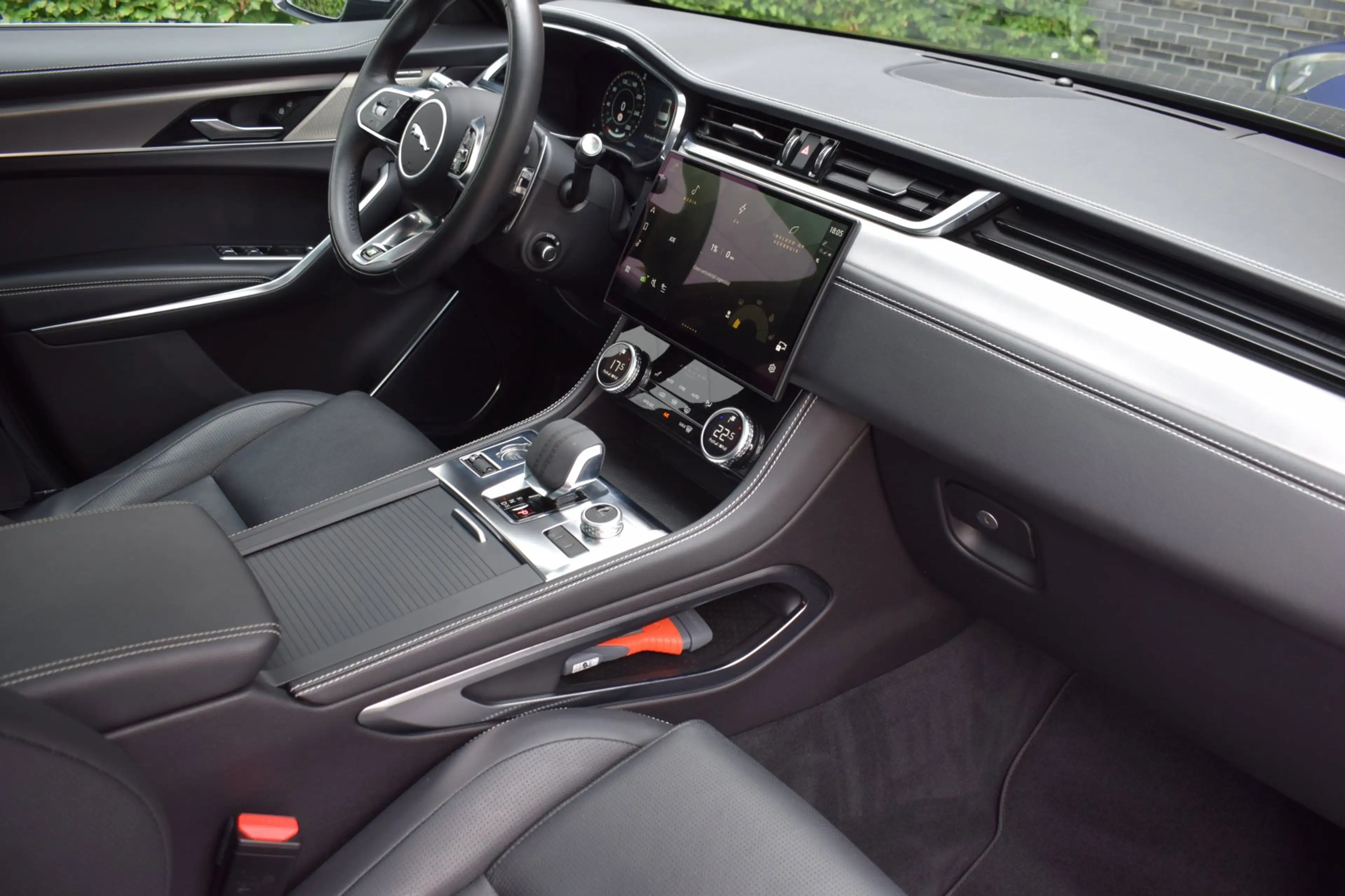 Jaguar F-Pace 2.0 P400e PHEV Limited Edition R-Dynamic ORG.NED / — photo 29