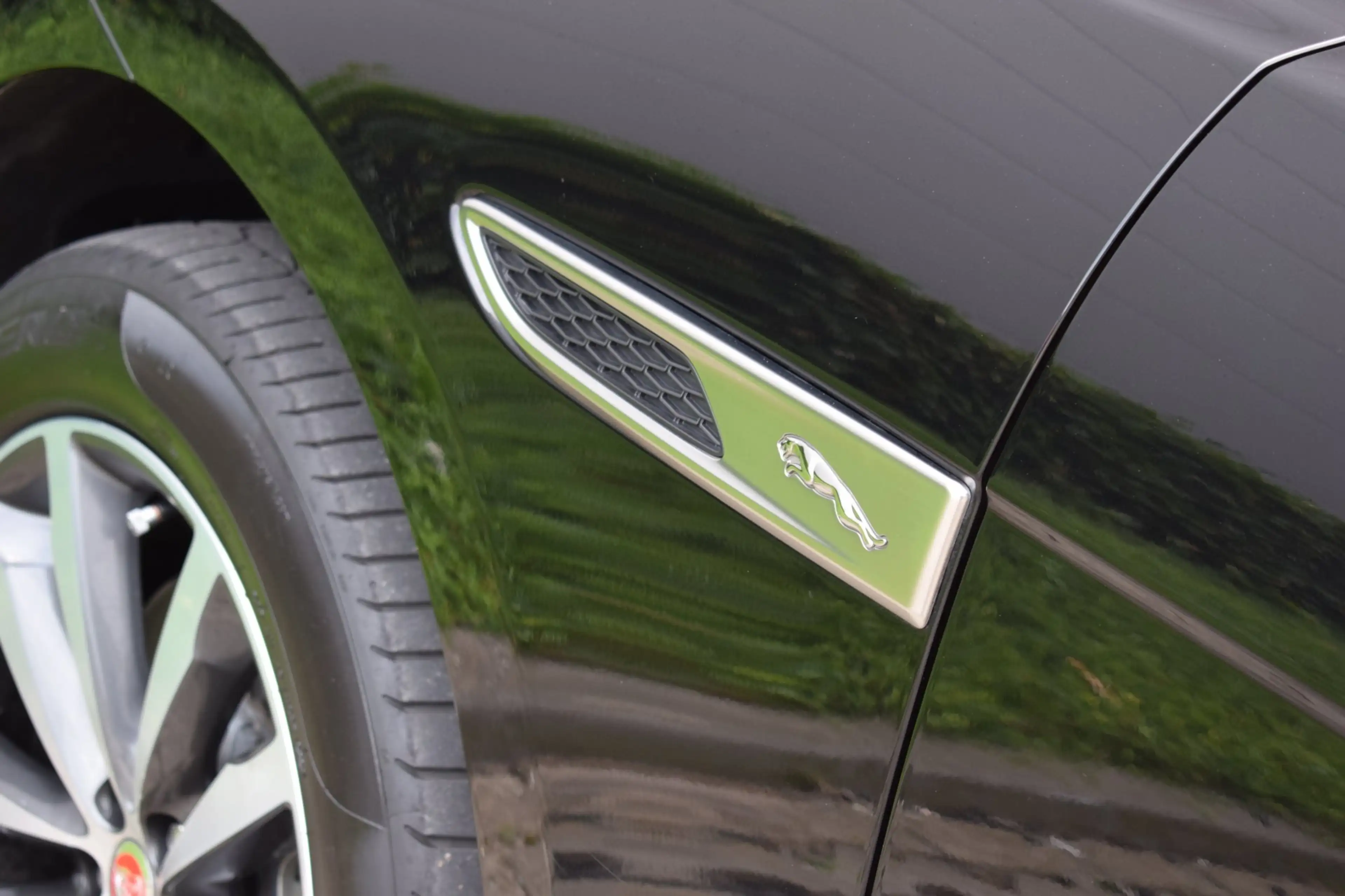 Jaguar F-Pace 2.0 P400e PHEV Limited Edition R-Dynamic ORG.NED / — photo 46