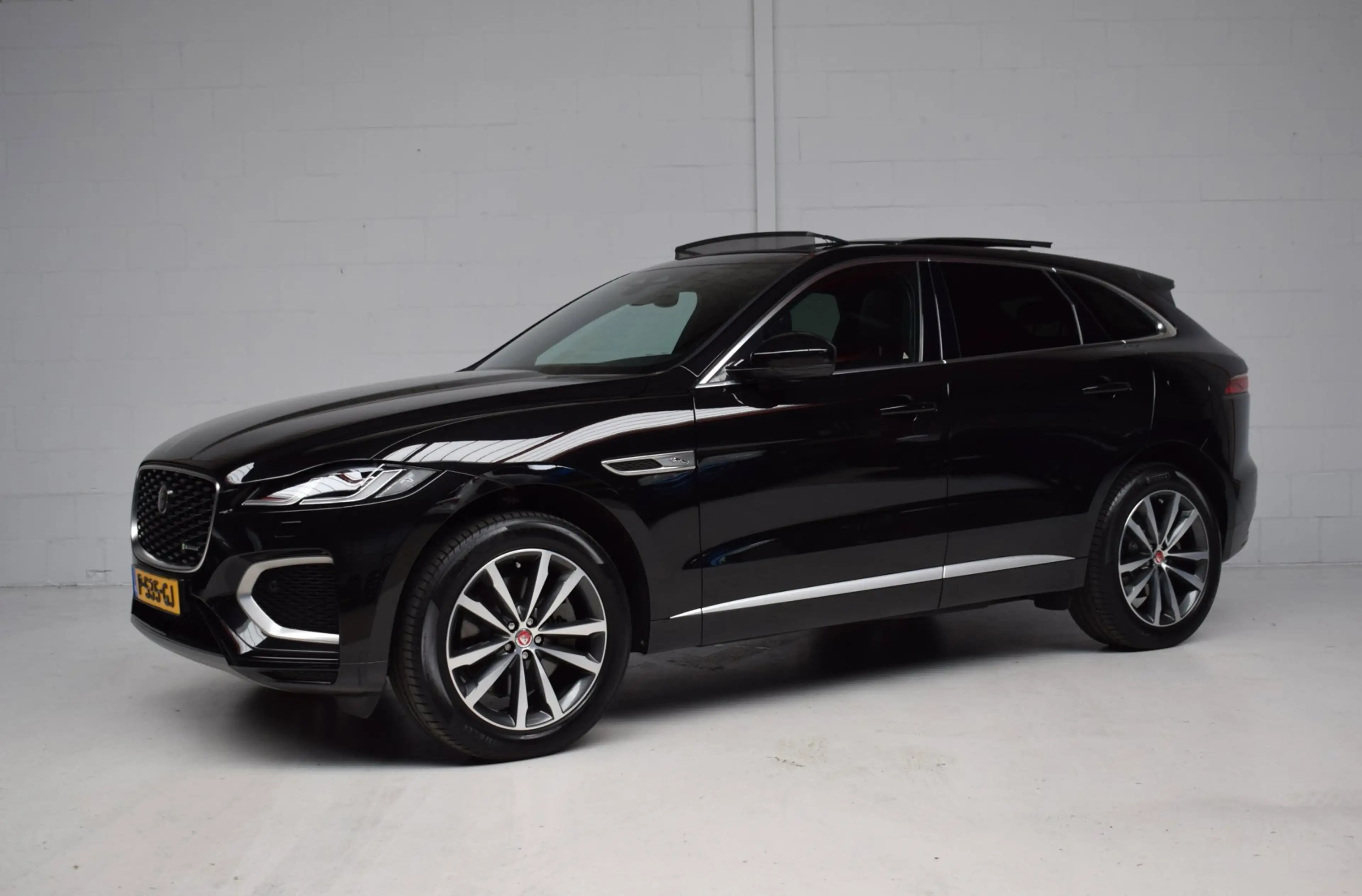 Jaguar F-Pace 2.0 P400e PHEV Limited Edition R-Dynamic ORG.NED / — photo 24
