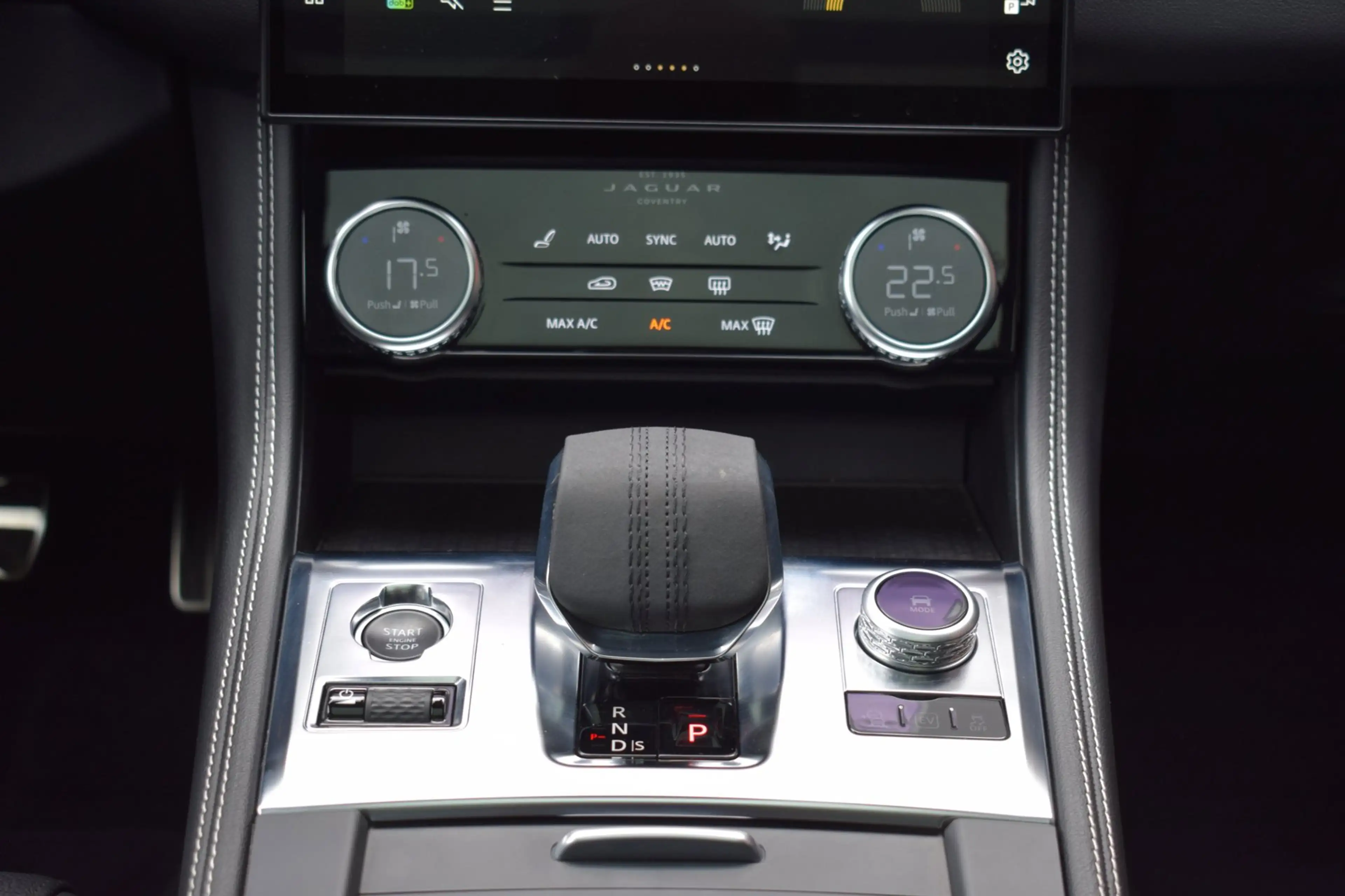 Jaguar F-Pace 2.0 P400e PHEV Limited Edition R-Dynamic ORG.NED / — photo 28
