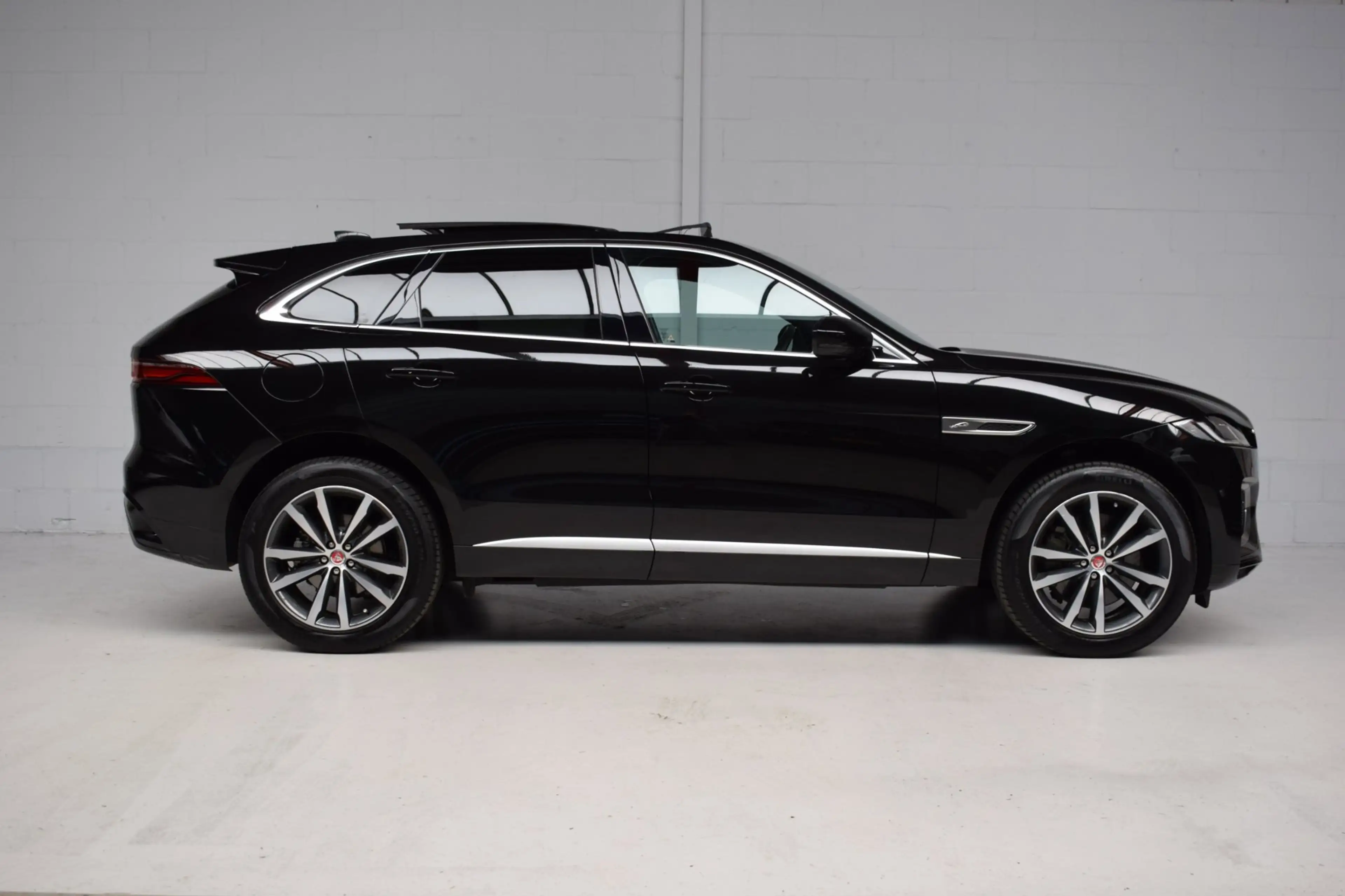 Jaguar F-Pace 2.0 P400e PHEV Limited Edition R-Dynamic ORG.NED / — photo 32
