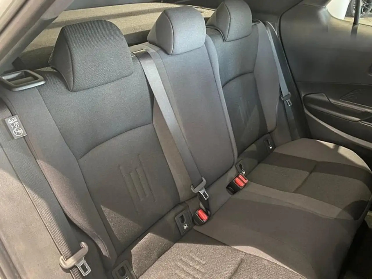 Toyota C-HR PHEV, миниатюра 16