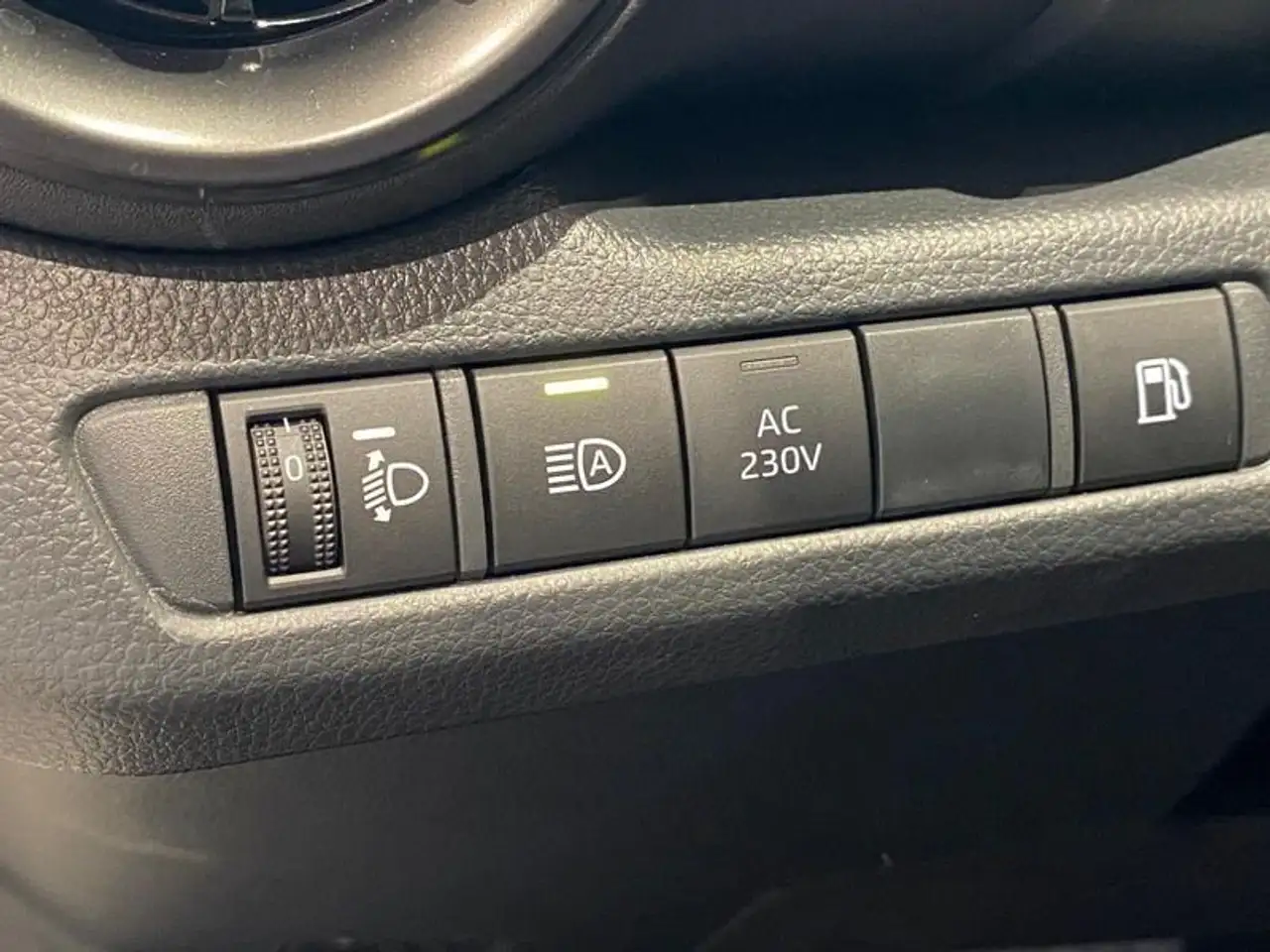 Toyota C-HR PHEV, миниатюра 23