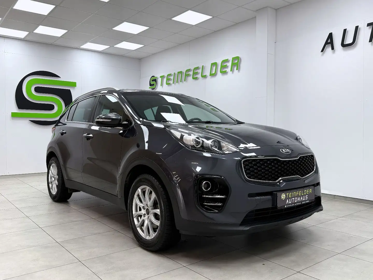Kia Sportage Dream Team 1.7 AHK/TEMPOMAT/KAMERA/SPUR - 1