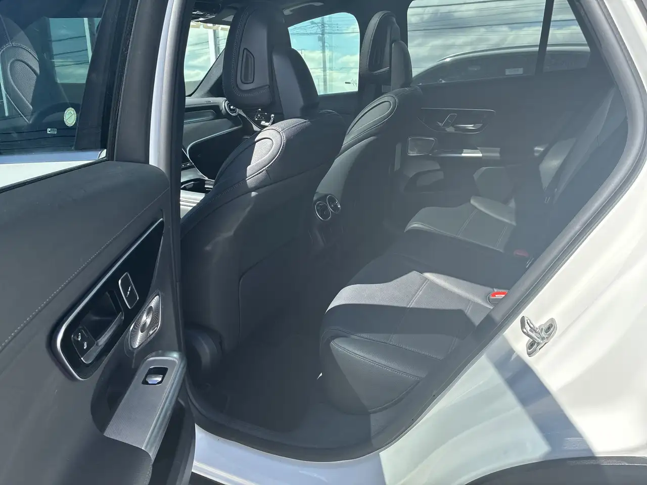 Mercedes-Benz GLC снимка Mercedes-Benz GLC