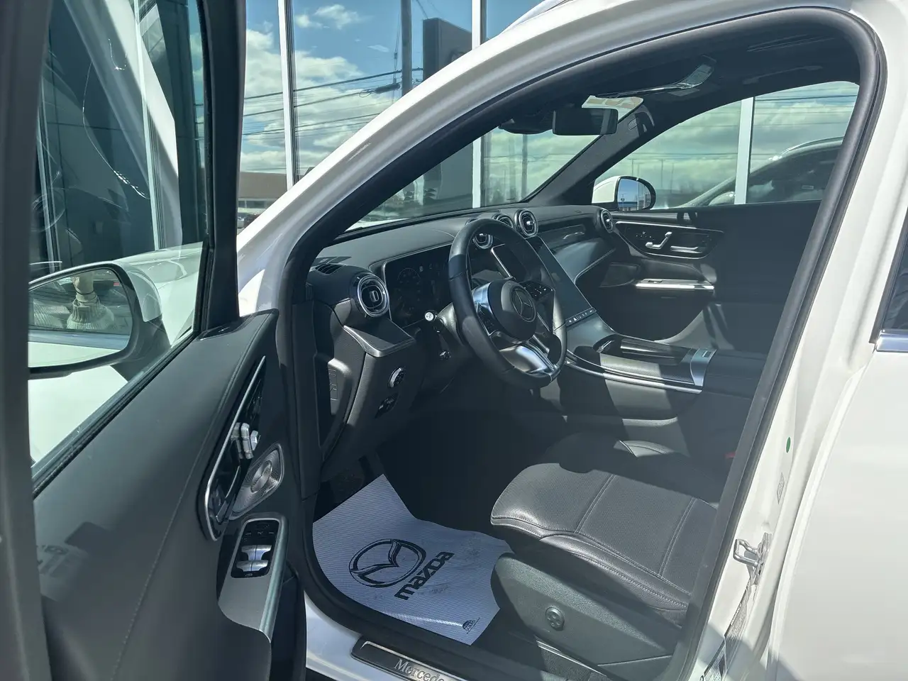 Mercedes-Benz GLC снимка Mercedes-Benz GLC