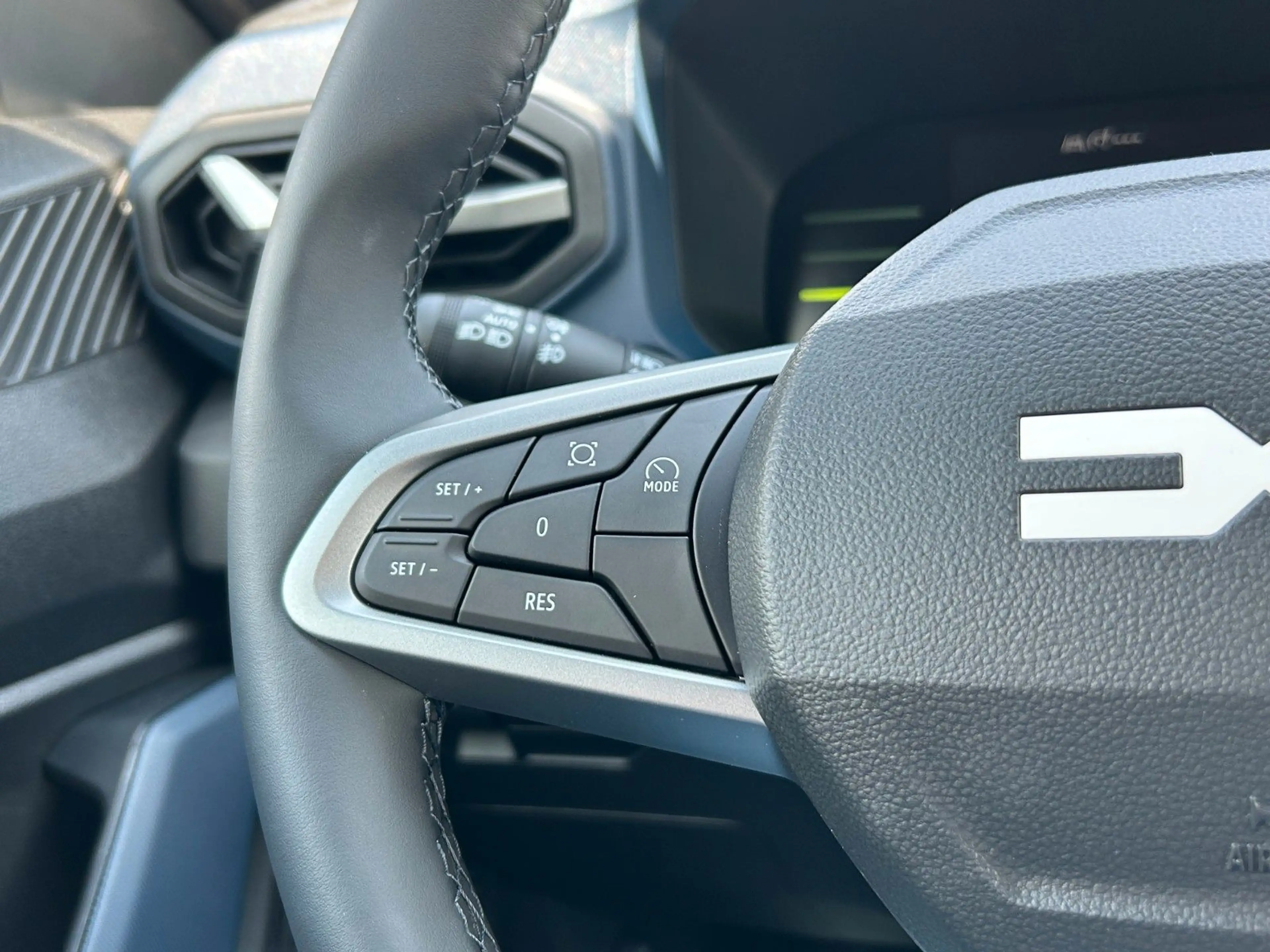 Dacia Duster Journey hybrid 155 Winter-Plus/City — photo 15