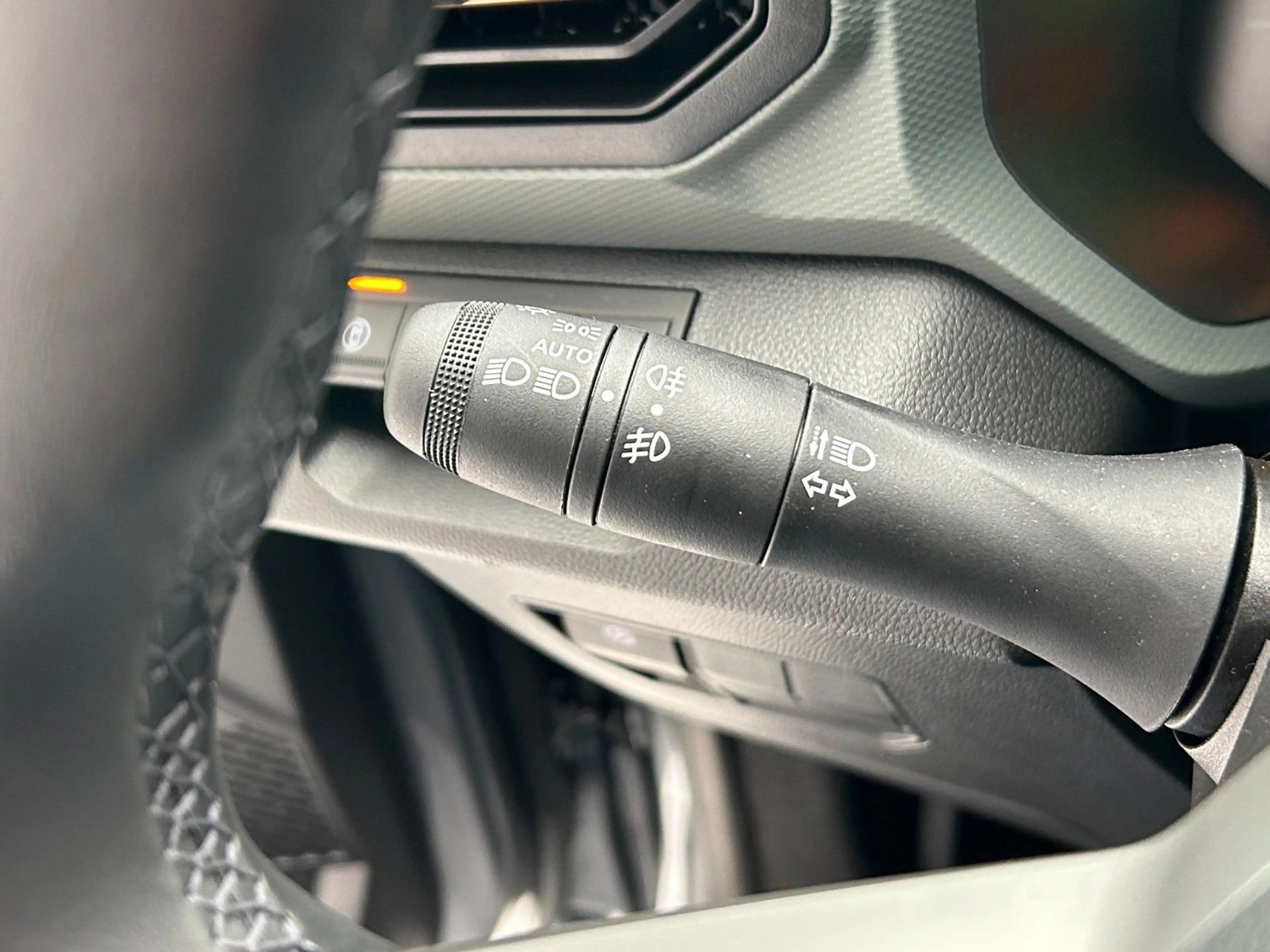Dacia Duster Journey hybrid 155 Winter-Plus/City — photo 14