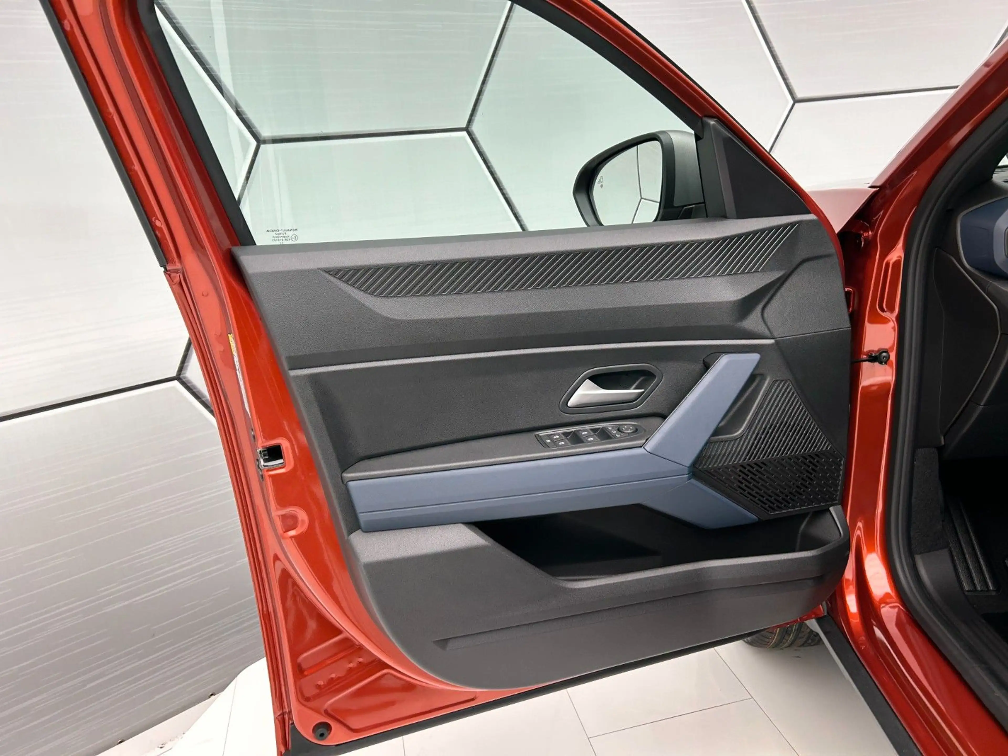 Dacia Duster Journey hybrid 155 Winter-Plus/City — photo 12
