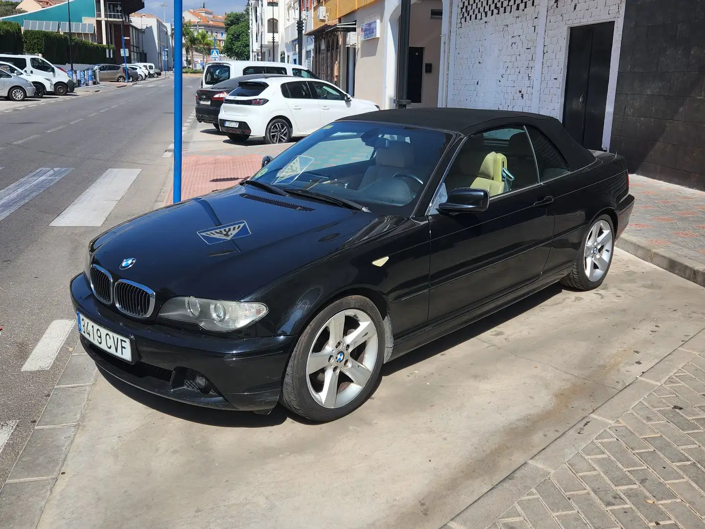BMW 320 Ci Aut. Cabrio Negro - 2