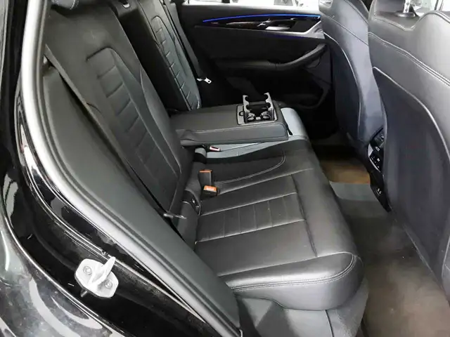 BMW X3 view 14
