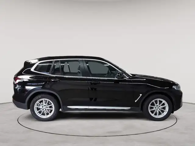 BMW X3 view 3