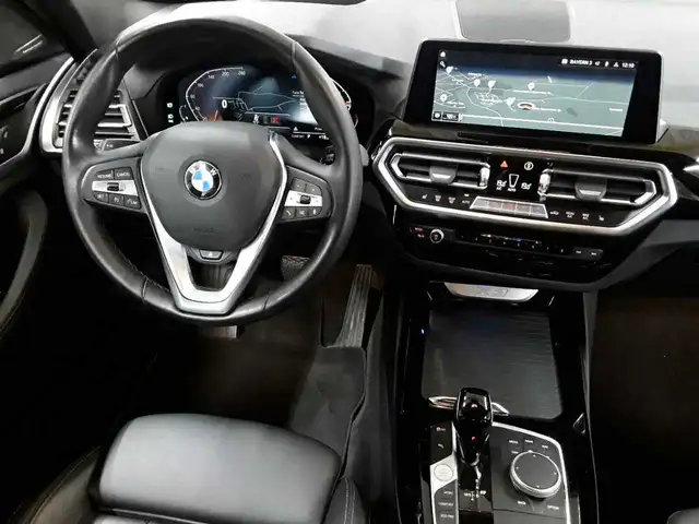 BMW X3 view 10