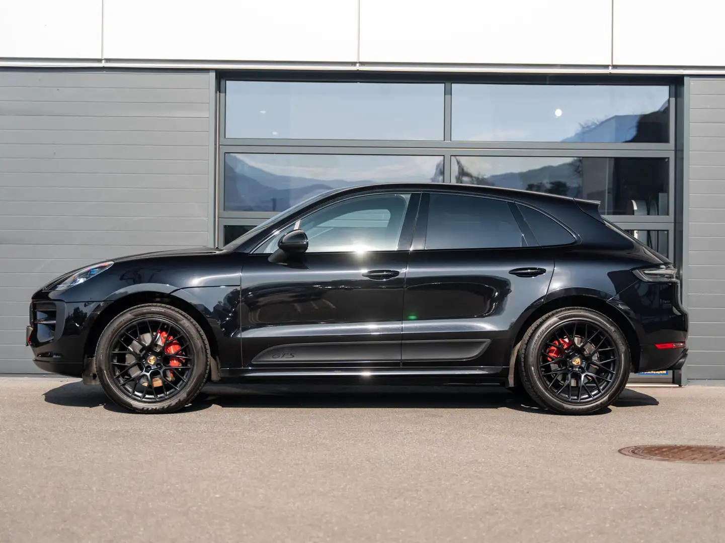Porsche Macan GTS II Schwarz - 2