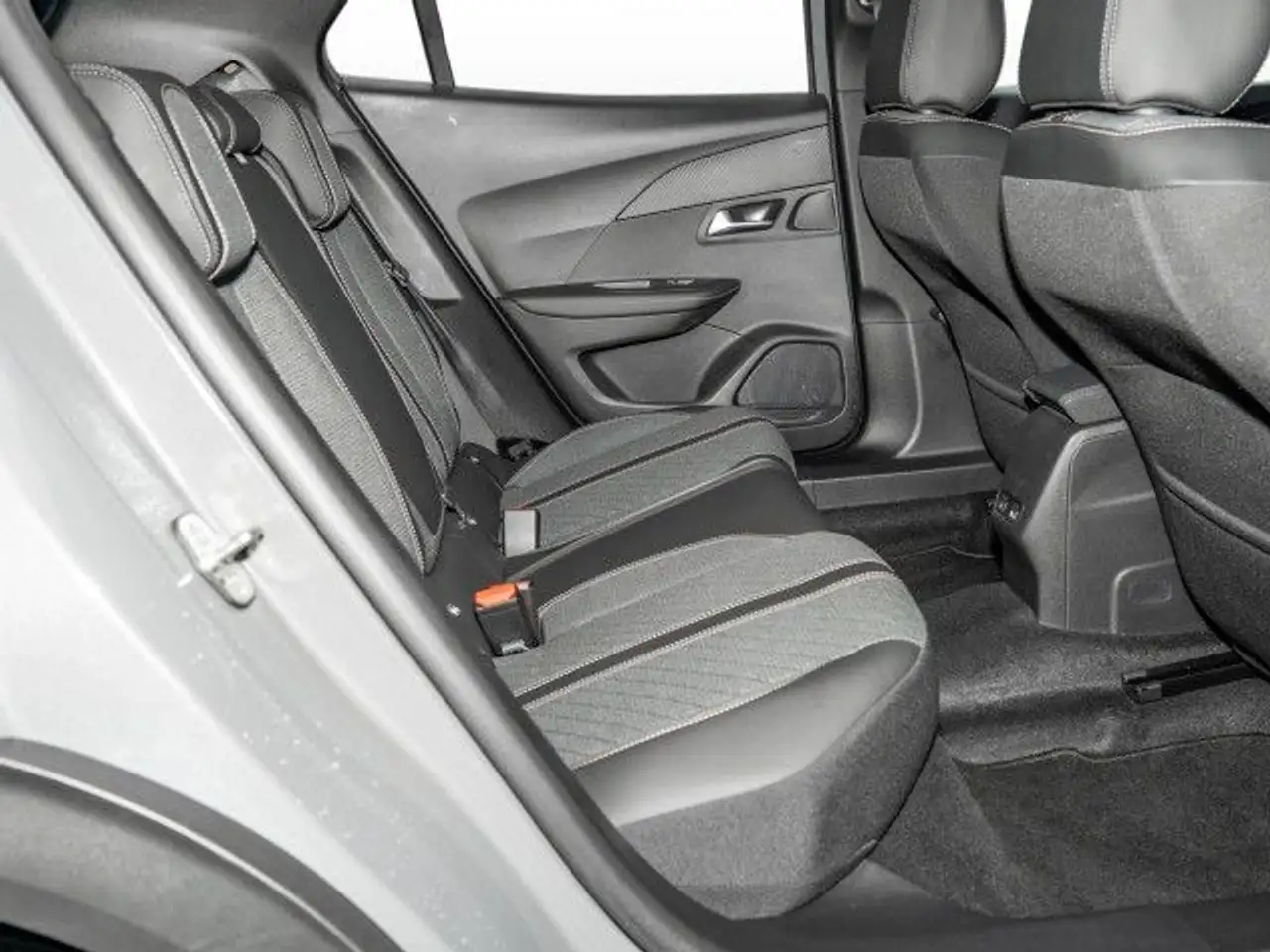 Peugeot 2008 Allure 1.2 PureTech Bluetooth LED Klima 4