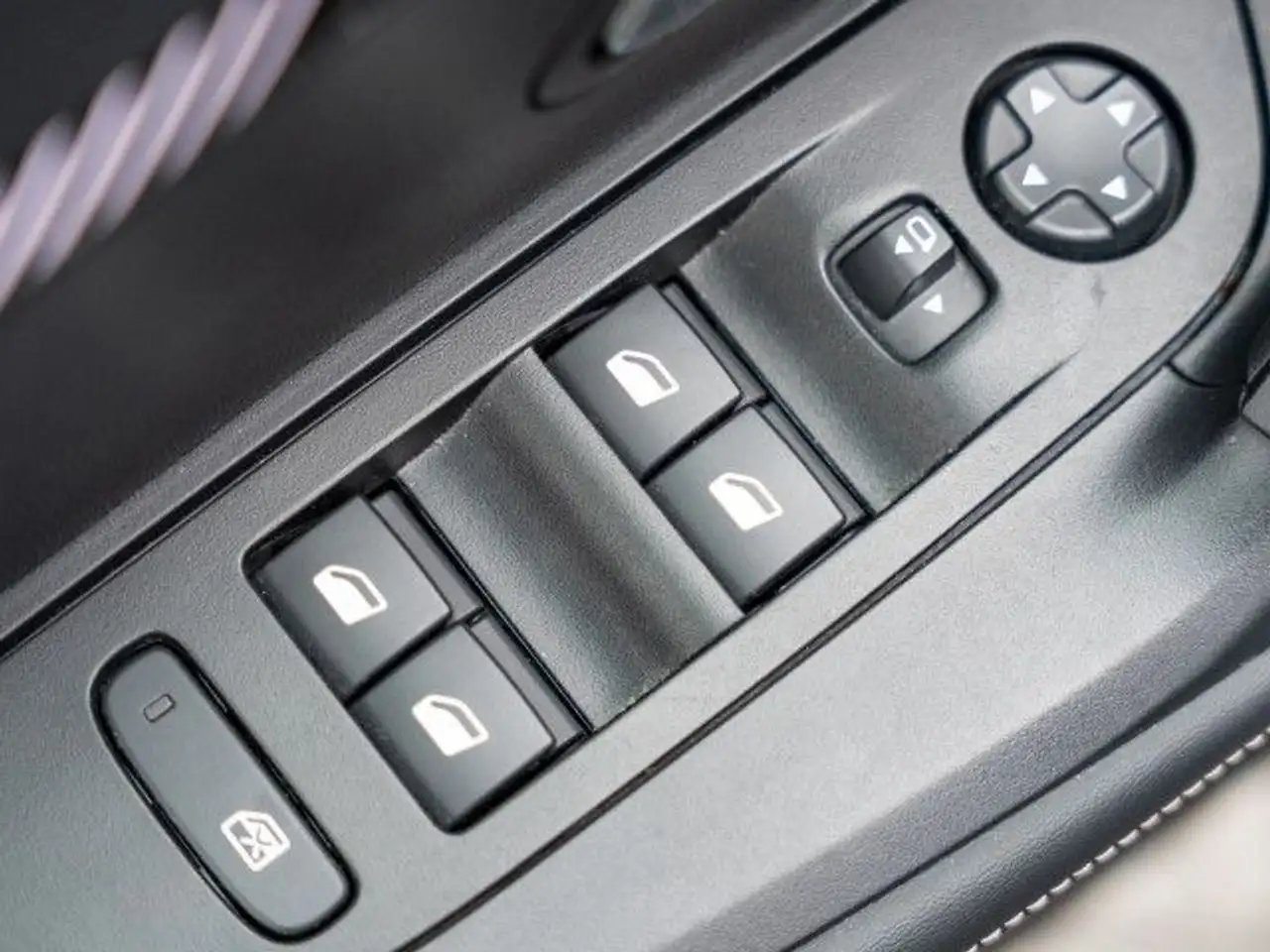 Peugeot 2008 Allure 1.2 PureTech Bluetooth LED Klima 19