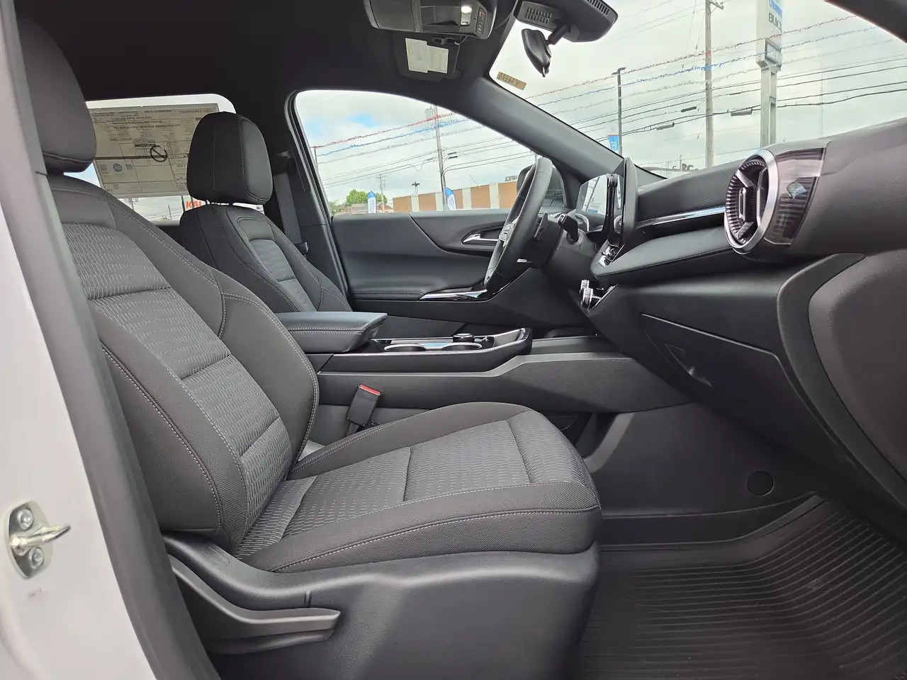 Chevrolet Equinox photo Chevrolet Equinox