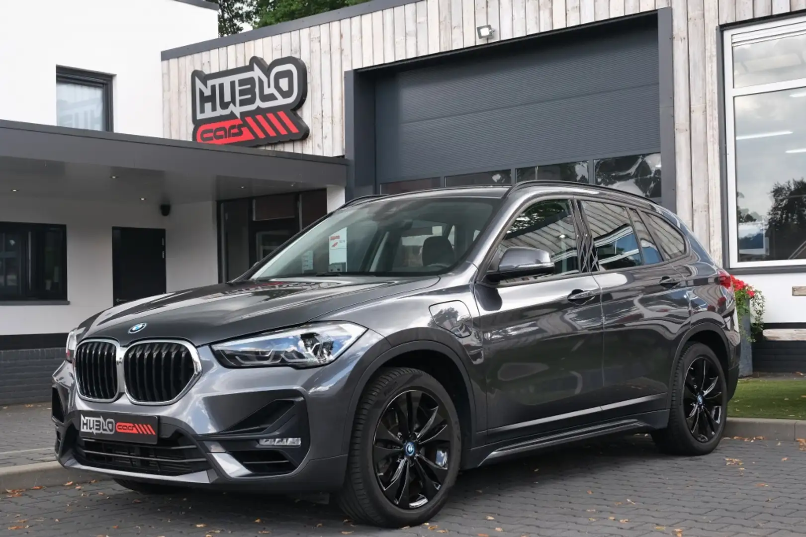BMW X1 xDrive25e Sportline Plug In Hybrid 220pk Gri - 1