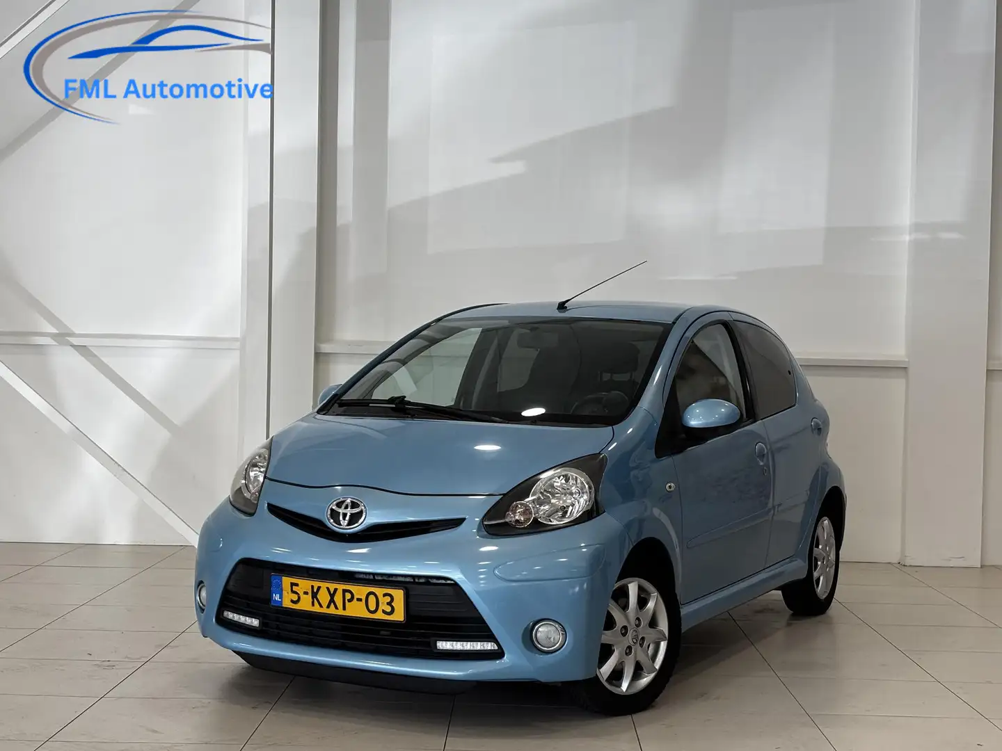 Toyota Aygo 1.0 VVT-i Dynamic Blue | 5 deurs | Airco | Nieuwe Blau - 1