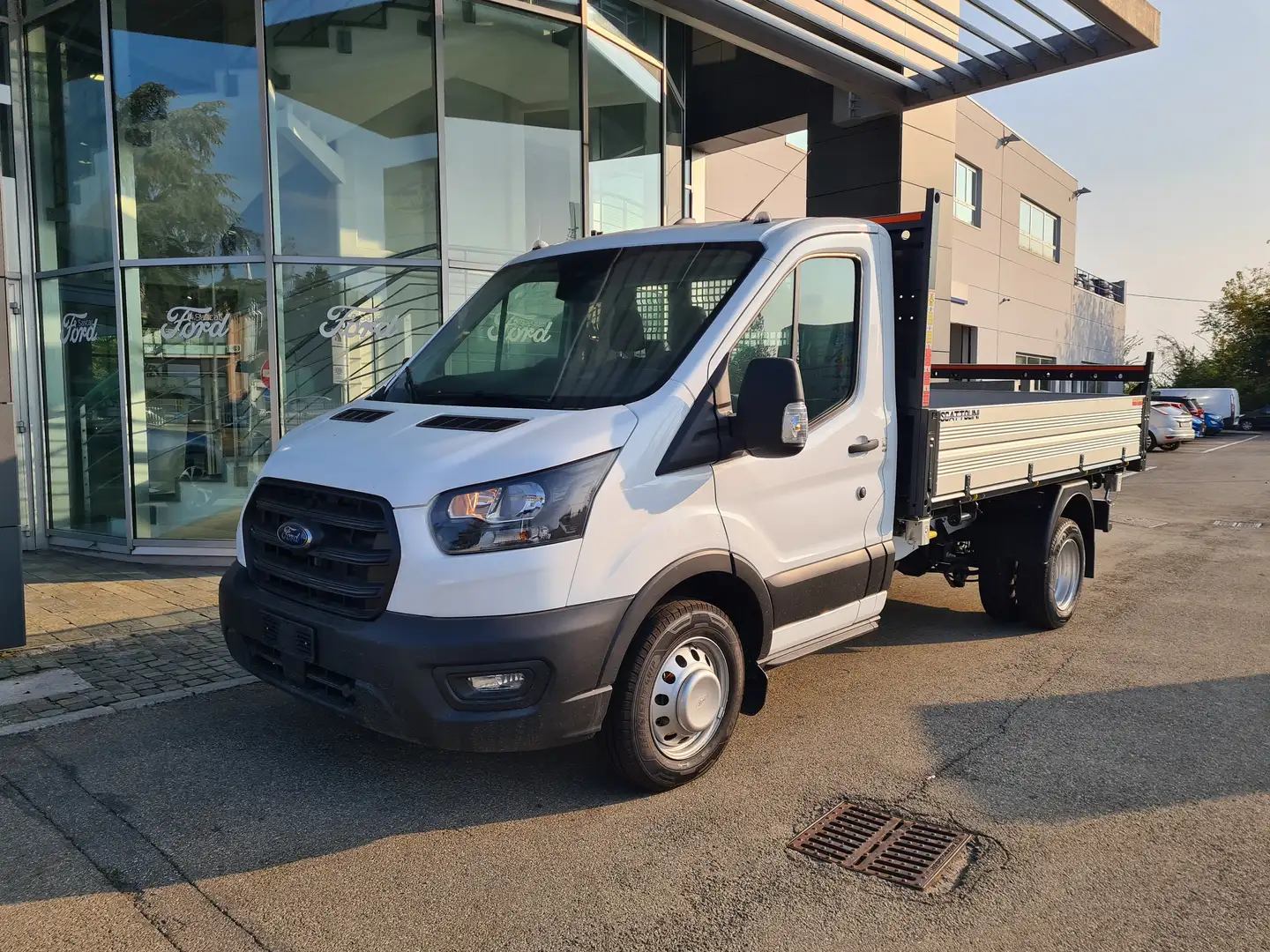 Ford Transit CC L2 2.0 Ecoblue 130CV ribaltabile gemellato Weiß - 1