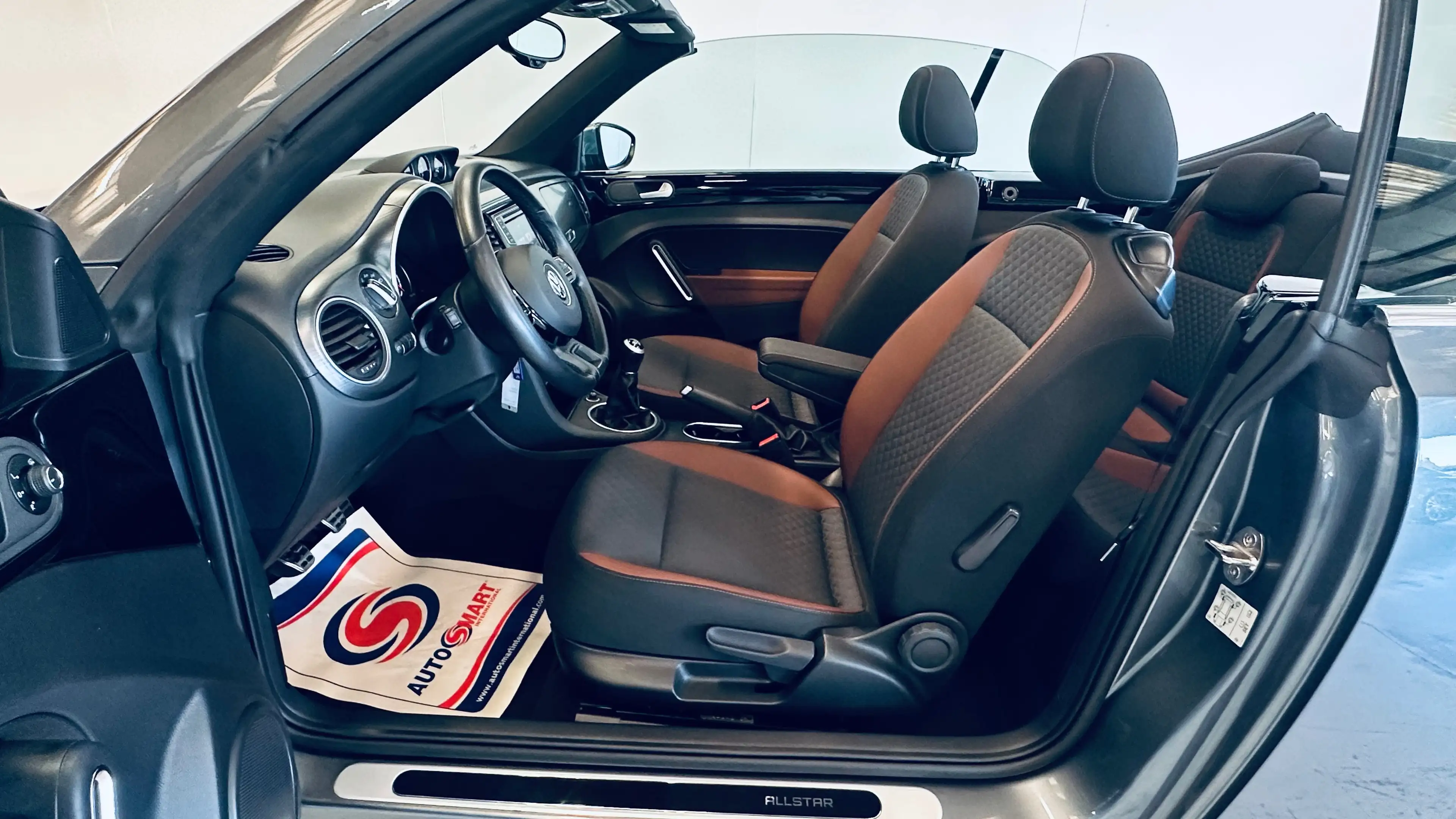 Volkswagen Beetle Beetle 1.2TSI CABRIOLET CAMERA PDC CLIM BIZONE LIM BLUETOOTH — photo 7