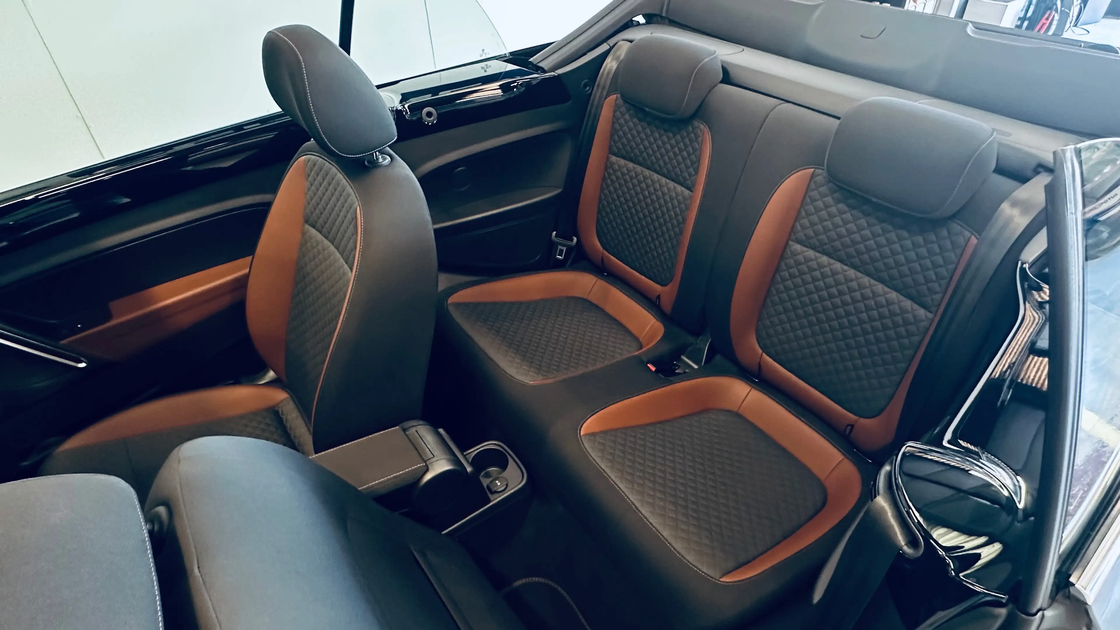 Volkswagen Beetle Beetle 1.2TSI CABRIOLET CAMERA PDC CLIM BIZONE LIM BLUETOOTH — photo 8